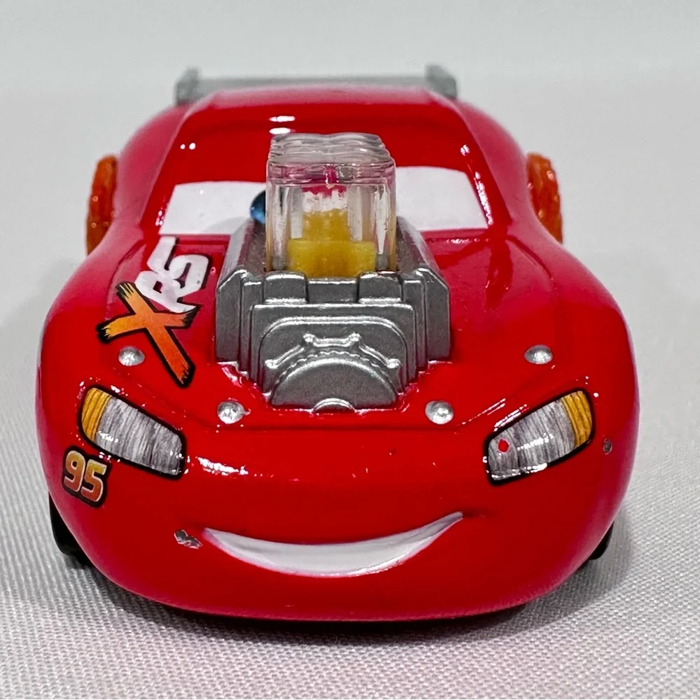 Disney Pixar Cars XRS Drag Racing Rare Lightning McQueen GFV34 Die-cast